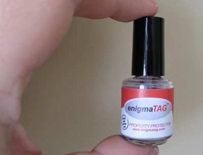 EnigmaTAG Bottle in hand