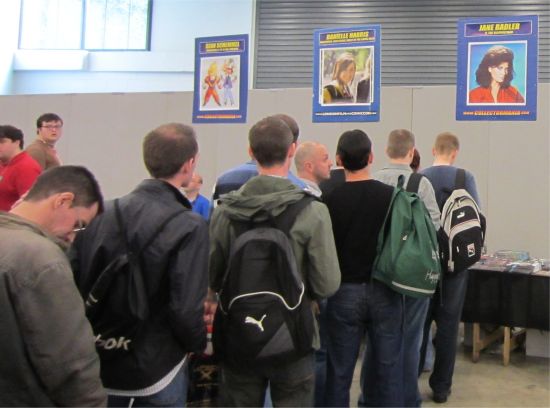 Queue for the Jane Badler Signings at LFCC 2012 Queue for the Jane Badler Signings at LFCC 2012
